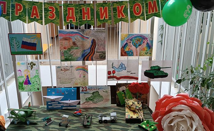 Выставка детских работ "Наша армия"